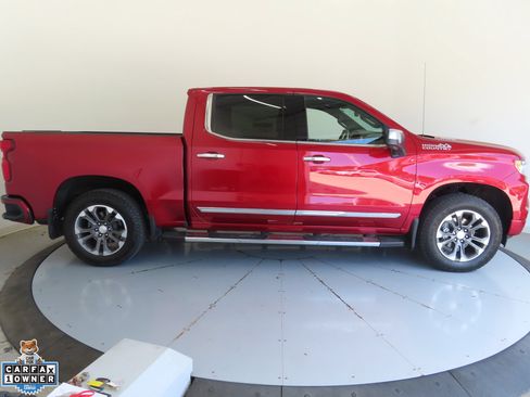 Used 2023 Chevrolet Silverado 1500 High Country w/ Z71 Off-Road Package AWD/4WD image 2