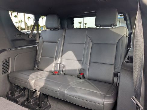 Used 2024 Chevrolet Suburban LT image 16