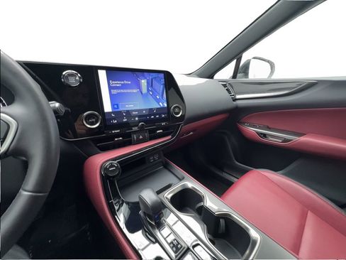 Used 2024 Lexus NX 250 FWD w/ Towing Package (2000 Lbs) image 41