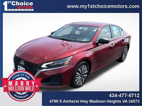 Used 2024 Nissan Altima 2.5 SV FWD image 1