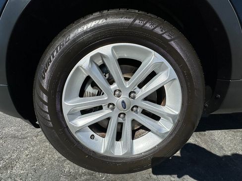 Used 2014 Ford Explorer XLT w/ Equipment Group 202A FWD image 9