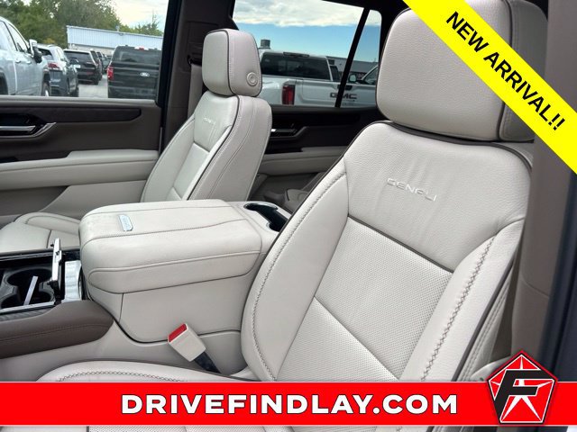 Used 2026 GMC Yukon Denali w/ Sun & Power Step Package AWD/4WD image 14