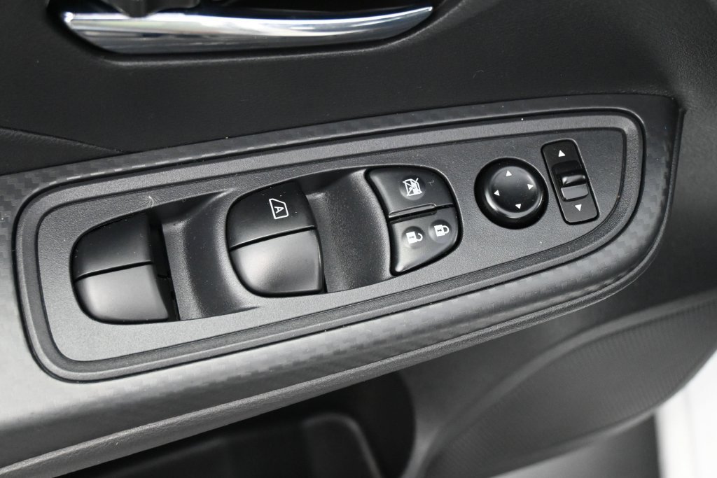 Used 2024 Nissan Versa SV w/ Trunk Package FWD image 4