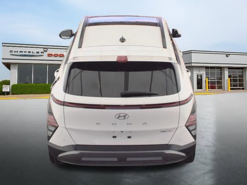 Used 2024 Hyundai Kona Limited AWD/4WD image 4