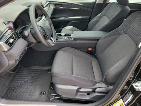 Used 2026 Toyota Camry LE image 5