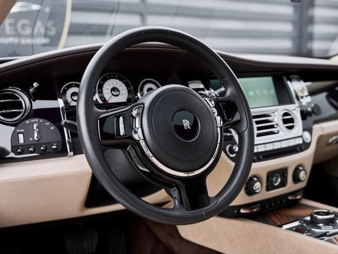 Used 2014 Rolls-Royce Wraith image 38