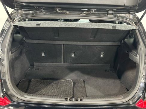 Used 2018 Hyundai Elantra GT image 33