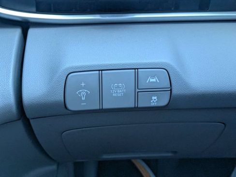 Used 2022 Hyundai Elantra Blue FWD image 21