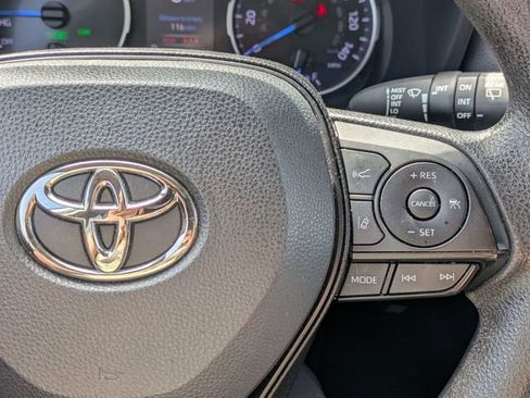 Used 2022 Toyota RAV4 XLE w/ Convenience Package image 21