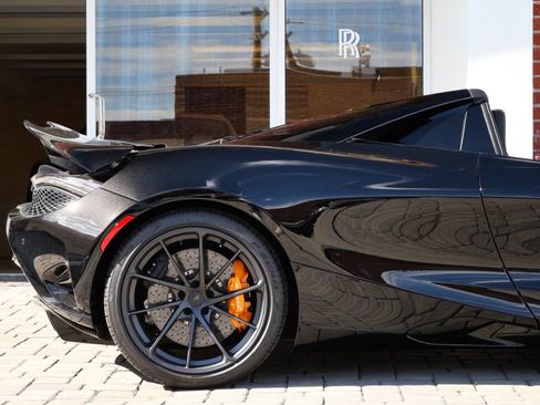 Used 2026 McLaren 750S Spider RWD image 14