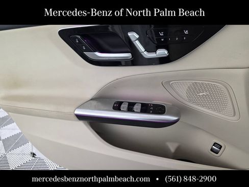 Used 2023 Mercedes-Benz C 300 Sedan image 24