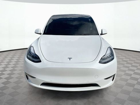Used 2022 Tesla Model Y Long Range AWD/4WD image 2