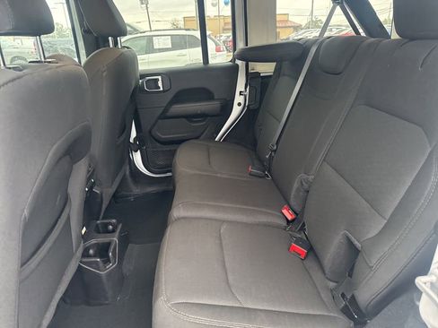 Used 2022 Jeep Wrangler Unlimited Sahara w/ Cold Weather Group image 23