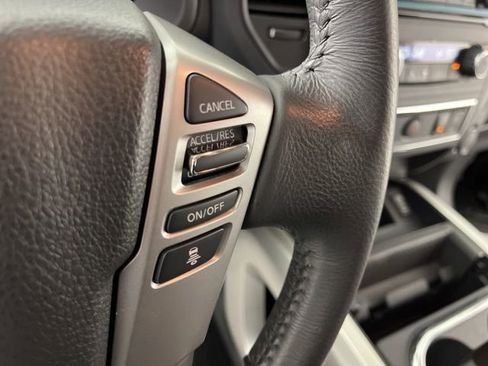 Used 2024 Nissan Titan SV w/ SV Convenience Package image 21