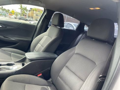 Used 2018 Chevrolet Malibu LT FWD image 11