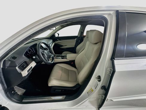 Used 2019 Honda Accord Touring image 13