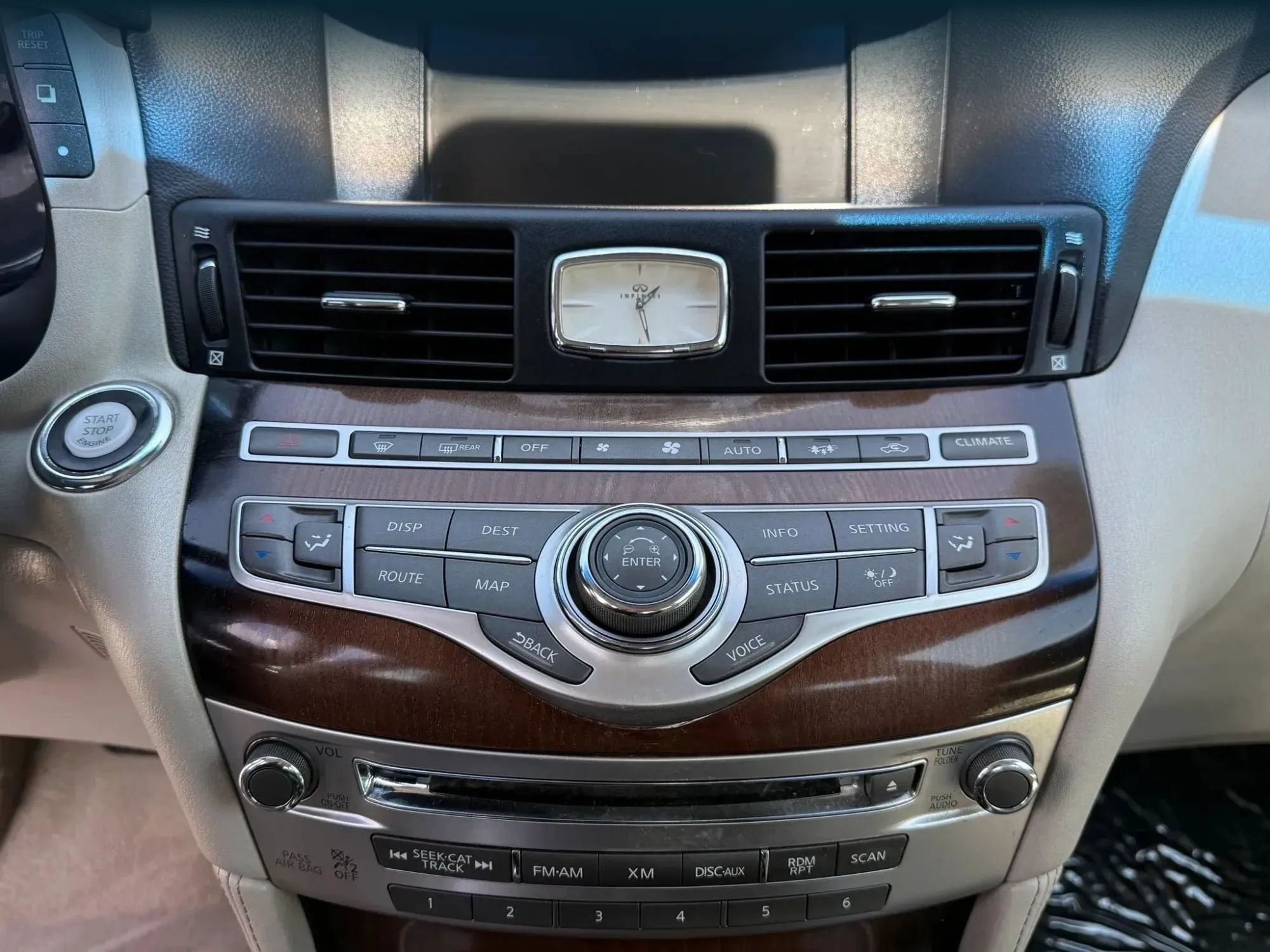 Used 2011 INFINITI M37 w/ Deluxe Touring Pkg RWD image 27
