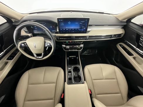 Used 2025 Lincoln Corsair FWD image 10