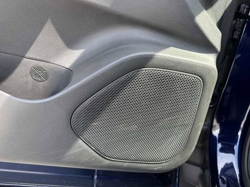 Used 2025 Nissan Rogue SV w/ SV Premium Package FWD image 35