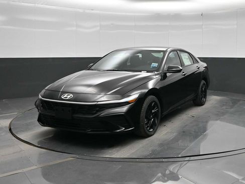 New 2026 Hyundai Elantra Sport FWD image 5