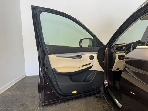 Used 2020 INFINITI QX50 Luxe w/ Navigation Package AWD/4WD image 7