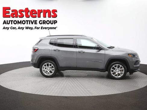 Used 2023 Jeep Compass Latitude AWD/4WD image 44