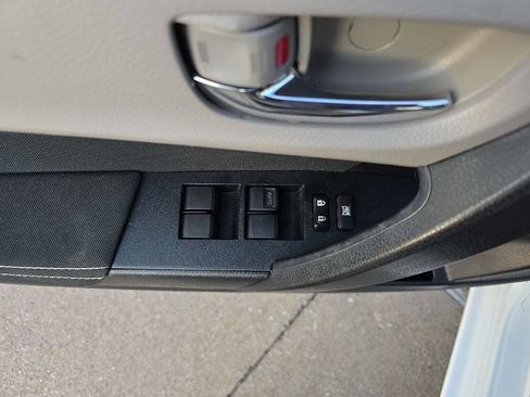 Used 2016 Toyota Corolla LE image 26