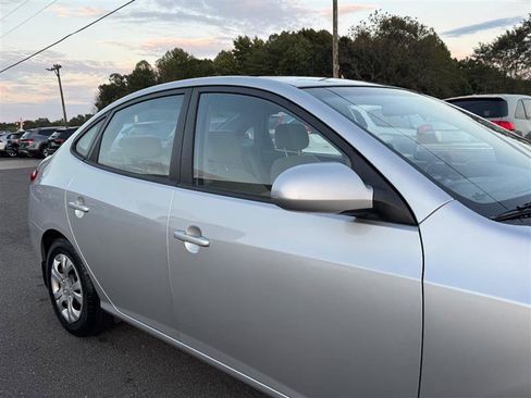 Used 2009 Hyundai Elantra GLS image 18