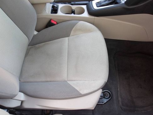 Used 2014 Ford Focus SE FWD image 19