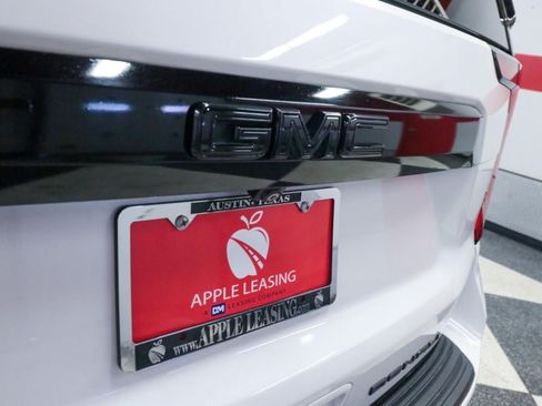 Used 2022 GMC Yukon XL Denali RWD image 39