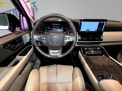 Used 2024 Lincoln Navigator L Reserve AWD/4WD image 9