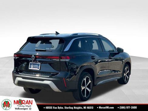 Used 2025 Volkswagen Tiguan SE w/ Panoramic Sunroof Package AWD/4WD image 4
