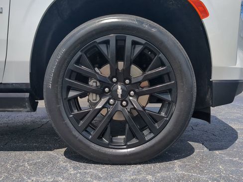 Certified 2024 Chevrolet Suburban High Country image 11