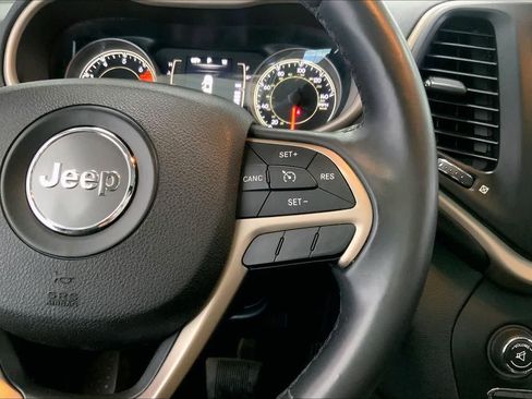 Used 2016 Jeep Cherokee 75th Anniversary FWD image 22