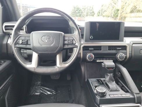 Used 2024 Toyota Tacoma TRD Off-Road image 14