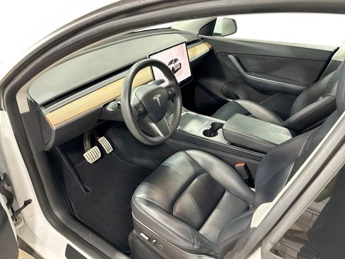 Certified 2022 Tesla Model Y Performance AWD/4WD image 9
