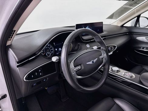 Used 2025 Genesis GV70 2.5T AWD/4WD image 9