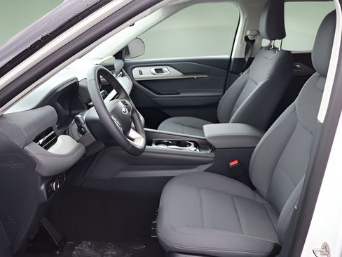 New 2026 Ford Explorer Active AWD/4WD image 16