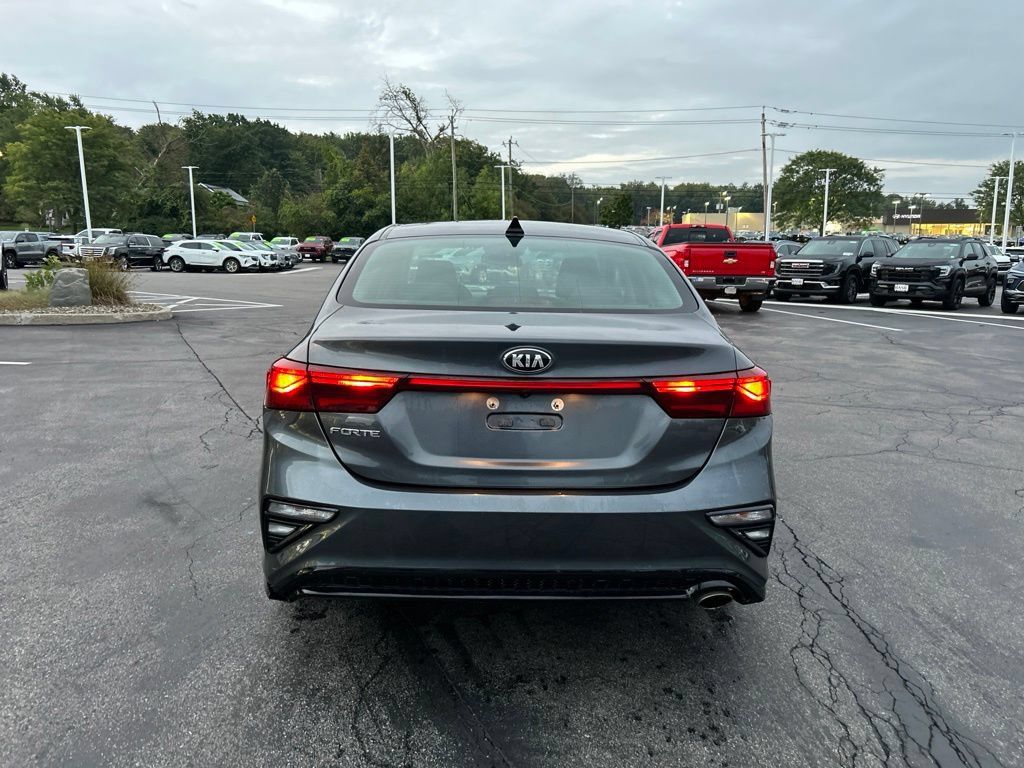 Used 2020 Kia Forte LXS FWD image 4