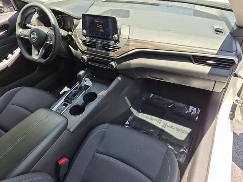 Used 2025 Nissan Altima 2.5 SV AWD/4WD image 31