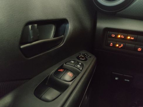 Used 2021 Nissan Kicks S FWD image 27