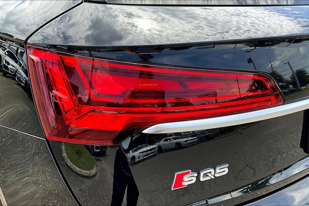 Used 2021 Audi SQ5 Premium Plus w/ Premium Plus Package AWD/4WD image 23