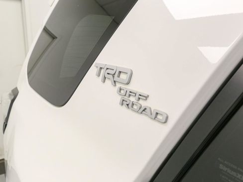 Used 2017 Toyota 4Runner TRD Off-Road Premium image 8