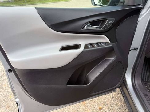 Used 2023 Chevrolet Equinox LS w/ LS Convenience Package FWD image 15