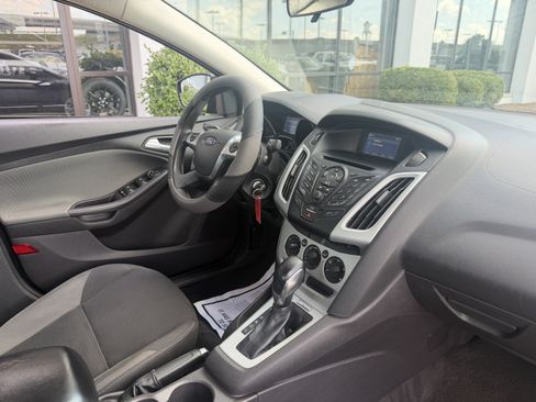 Used 2014 Ford Focus SE FWD image 20