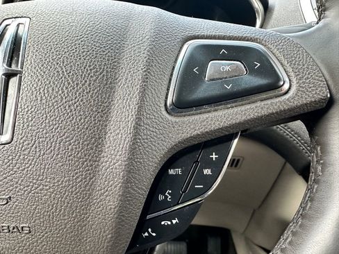 Used 2016 Lincoln MKX Reserve w/ Climate Package image 25