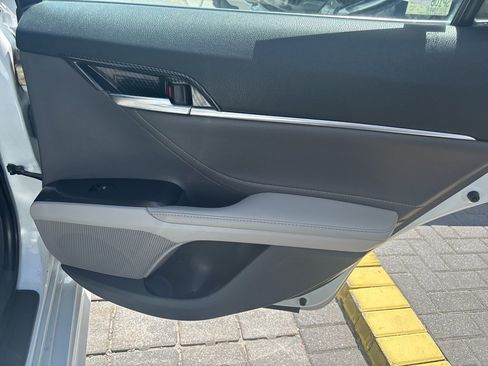 Used 2018 Toyota Camry XSE image 34