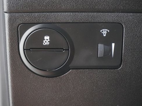 Used 2013 Hyundai Genesis 2.0T RWD image 18