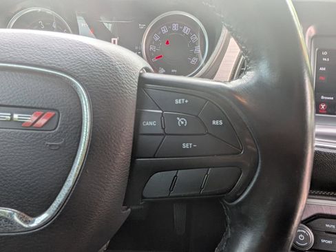 Used 2018 Dodge Challenger SXT RWD image 14