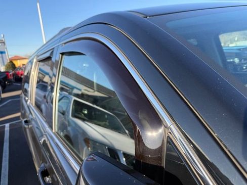 Used 2020 Chevrolet Suburban LT image 9